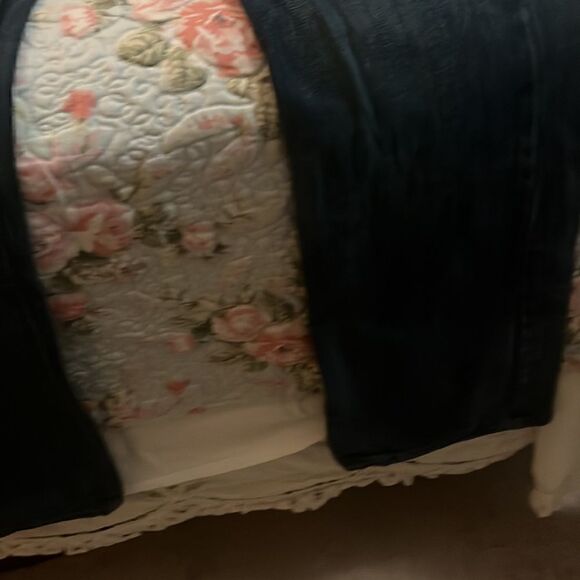 Rustic blue boot, cut jeans - Picture 2 of 5